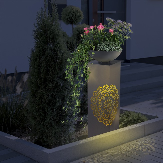 Dekoracyjna kolumna LED EASYmaxx z muszelką roślinną o wyglądzie betonu "Mandala" - 87 cm 